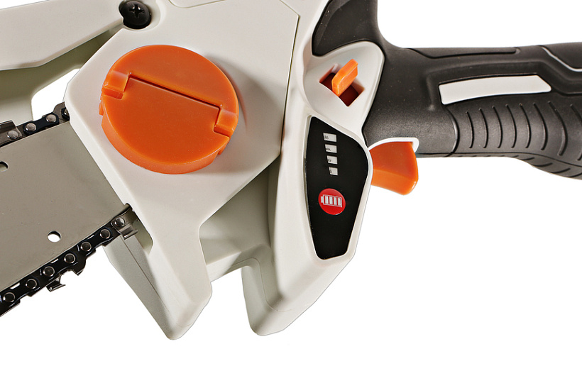 akkumulyatornaya_tsepnaya_pila_sturm_csc1804