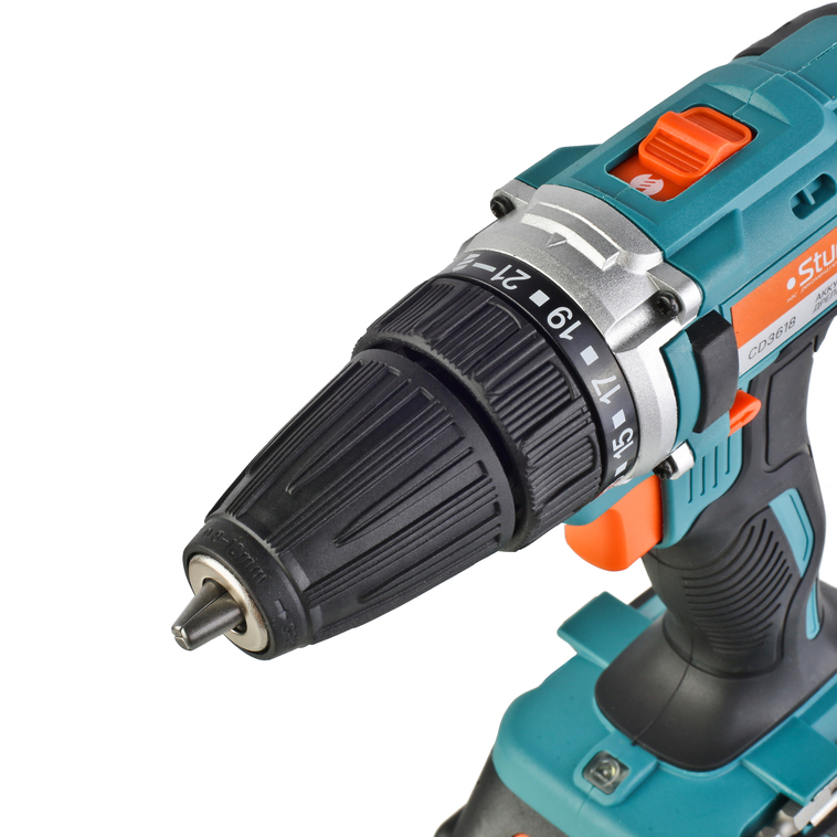 akkumulyatornyy_shurupovert_sturm_cd3618_1batterysystem