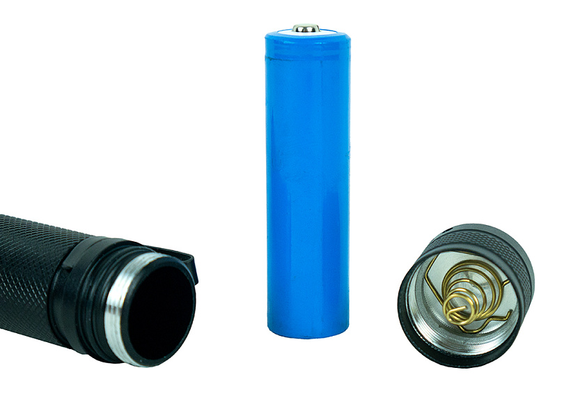 fonar_300lm_l2_svetodiod_3x_kratnyy_zum_3_rezhima_sturm