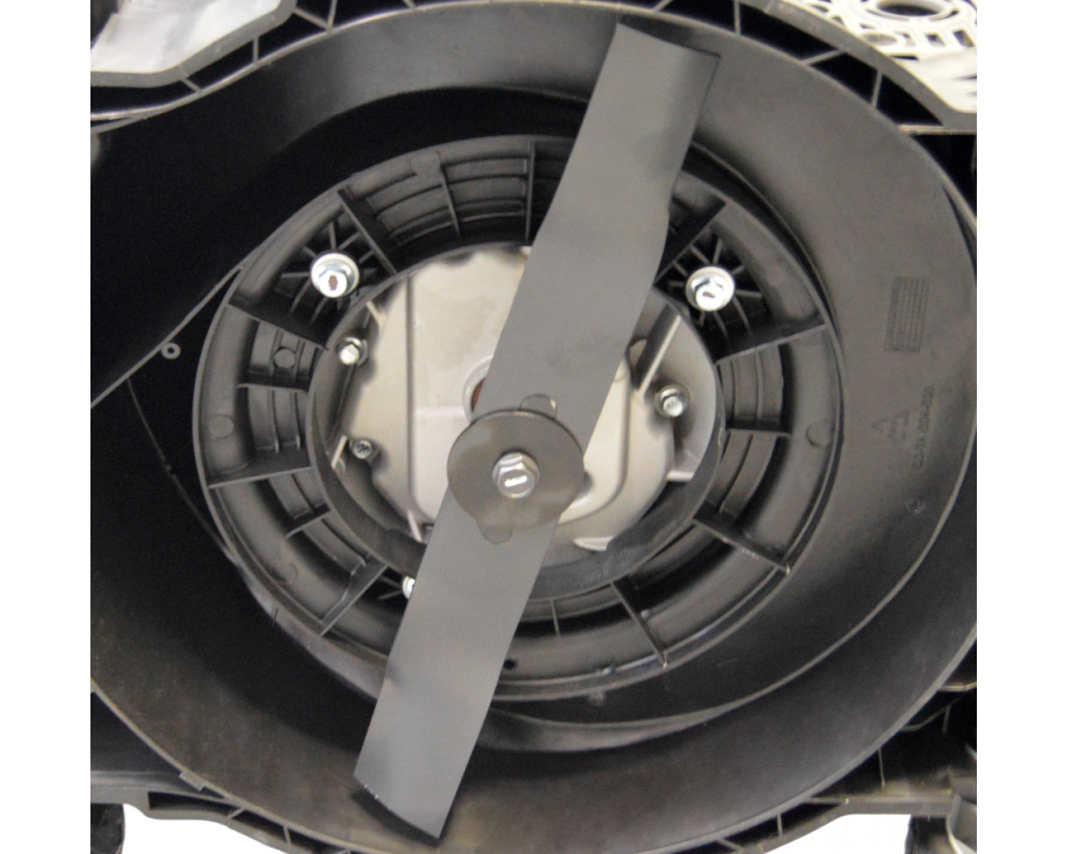 gazonokosilka_benzinovaya_blm2640m_pro