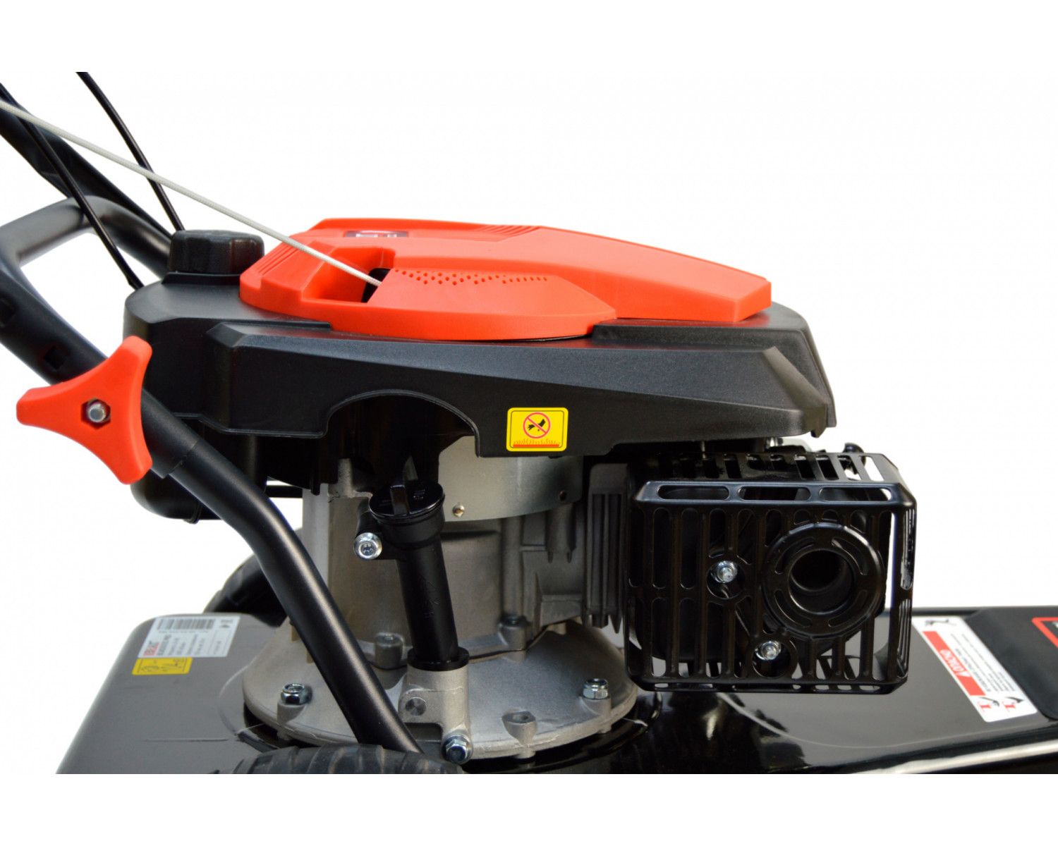 gazonokosilka_benzinovaya_blm2655s_pro