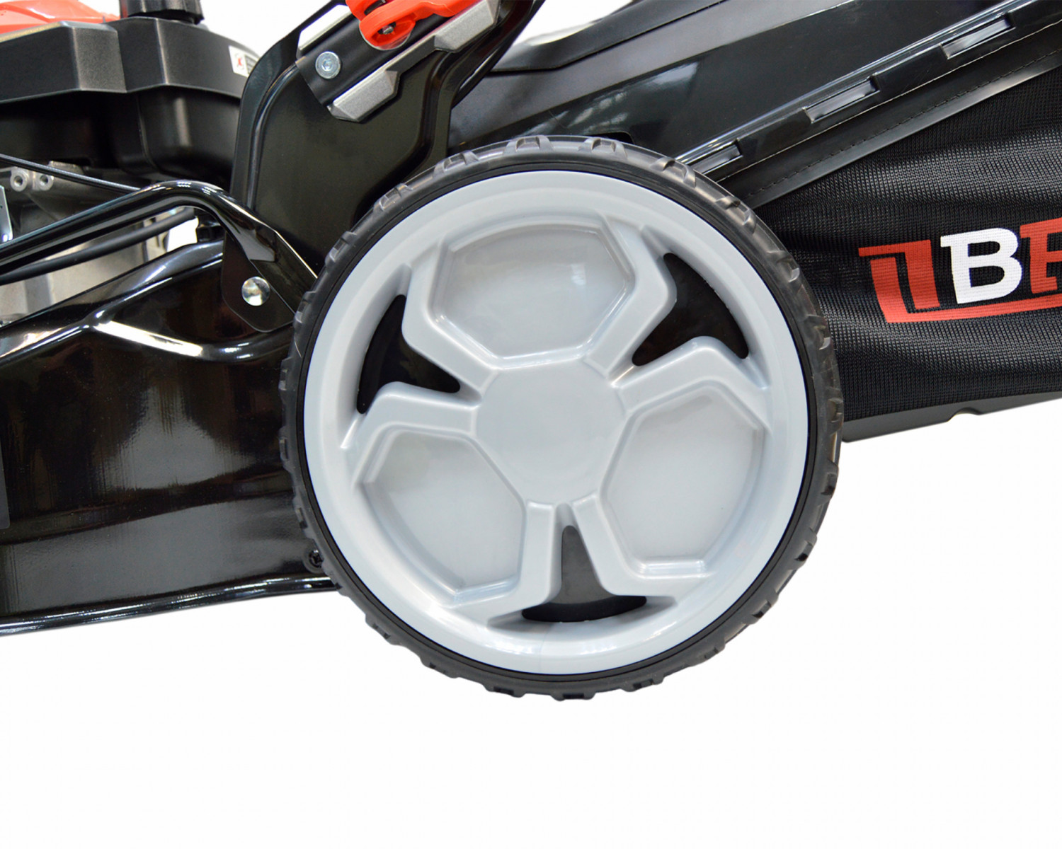 gazonokosilka_benzinovaya_blm4052sm_pro