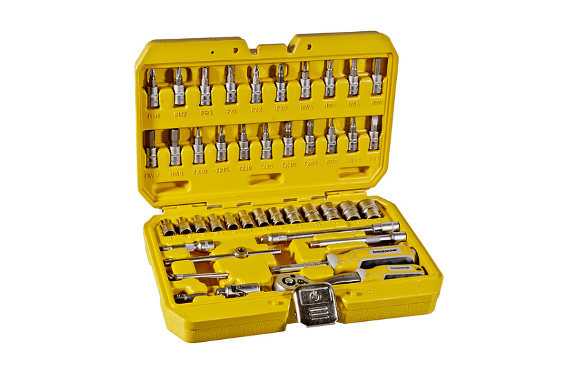 nabor_instrumentov_dlya_avtomobilya_46_predmetov_hanskonner