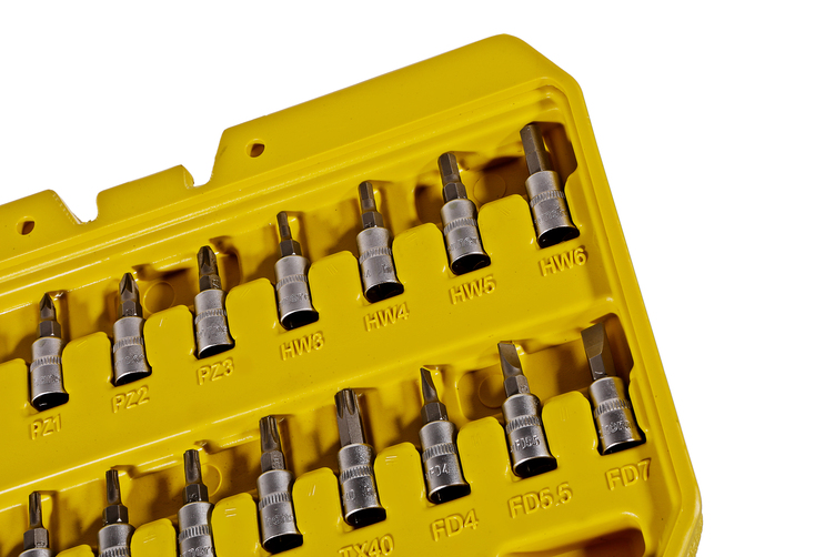 nabor_instrumentov_dlya_avtomobilya_46_predmetov_hanskonner