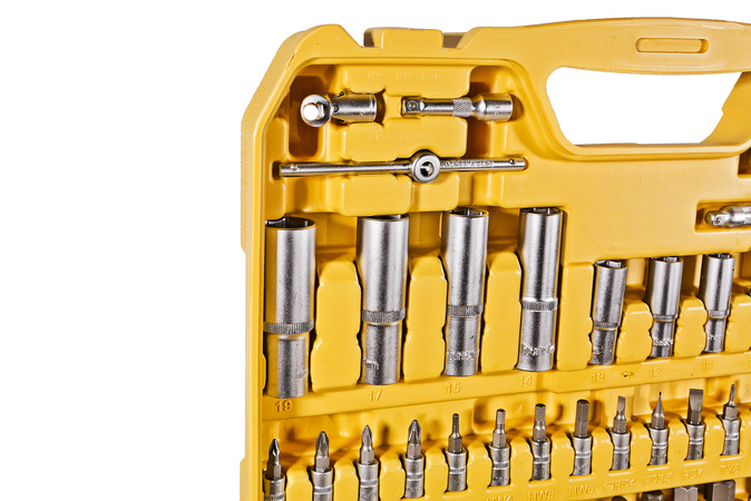 nabor_instrumentov_dlya_avtomobilya_94_predmeta_hanskonner