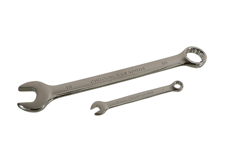 nabor_instrumentov_universalnyy_77_predmetov_sturm