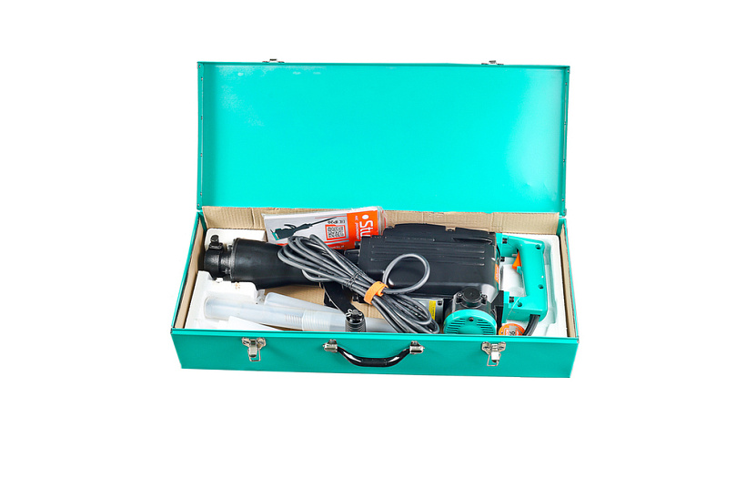 otboynyy_molotok_sturm_dh2515