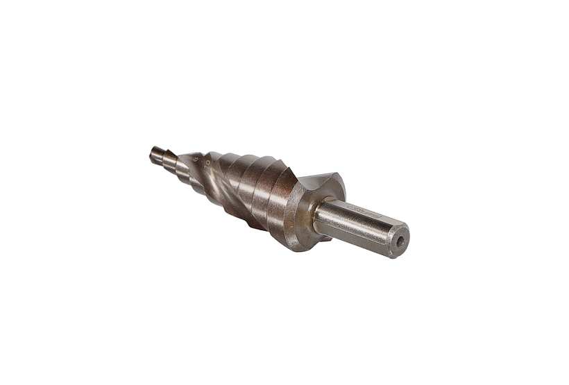 sverlo_stupenchatoe_po_metallu_4_20mm_shag_2mm_r6m5cobalt_spiral_sturm