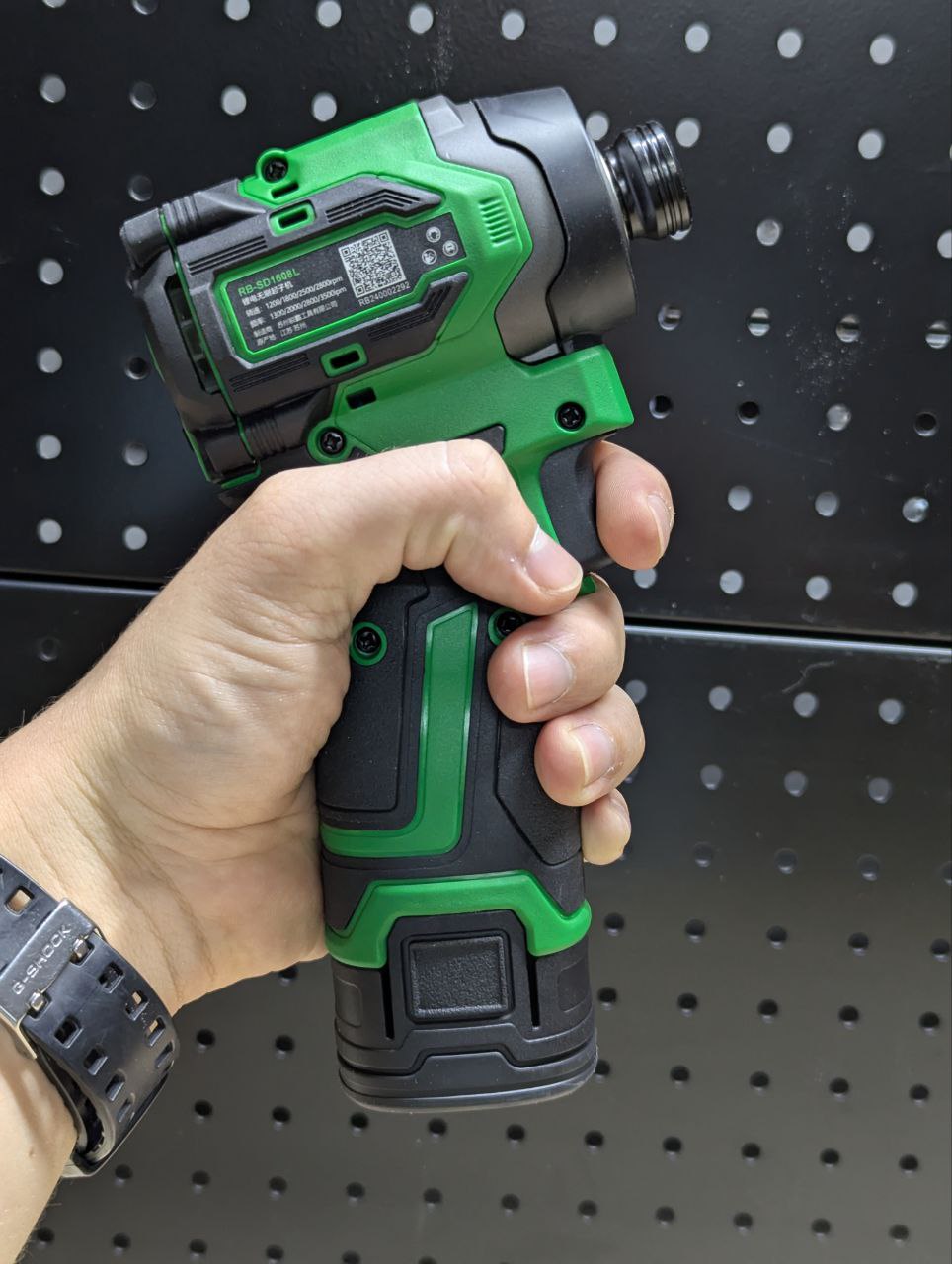 vintovert_ruiba_rb_sd1608l